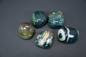 Галтовка из яшмы моховой