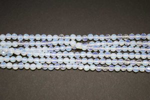 Лунный камень имитация шар граненый 3,5-4 мм