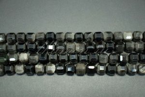 Обсидиан черно-серебристый кубик граненый 8-9 мм