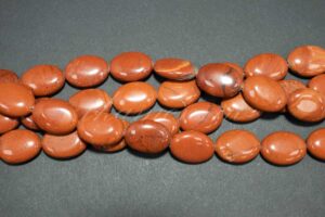 Яшма красная овал плоский 13*18 мм 
