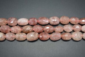 Земляничный кварц галтовка граненая некалиброванная